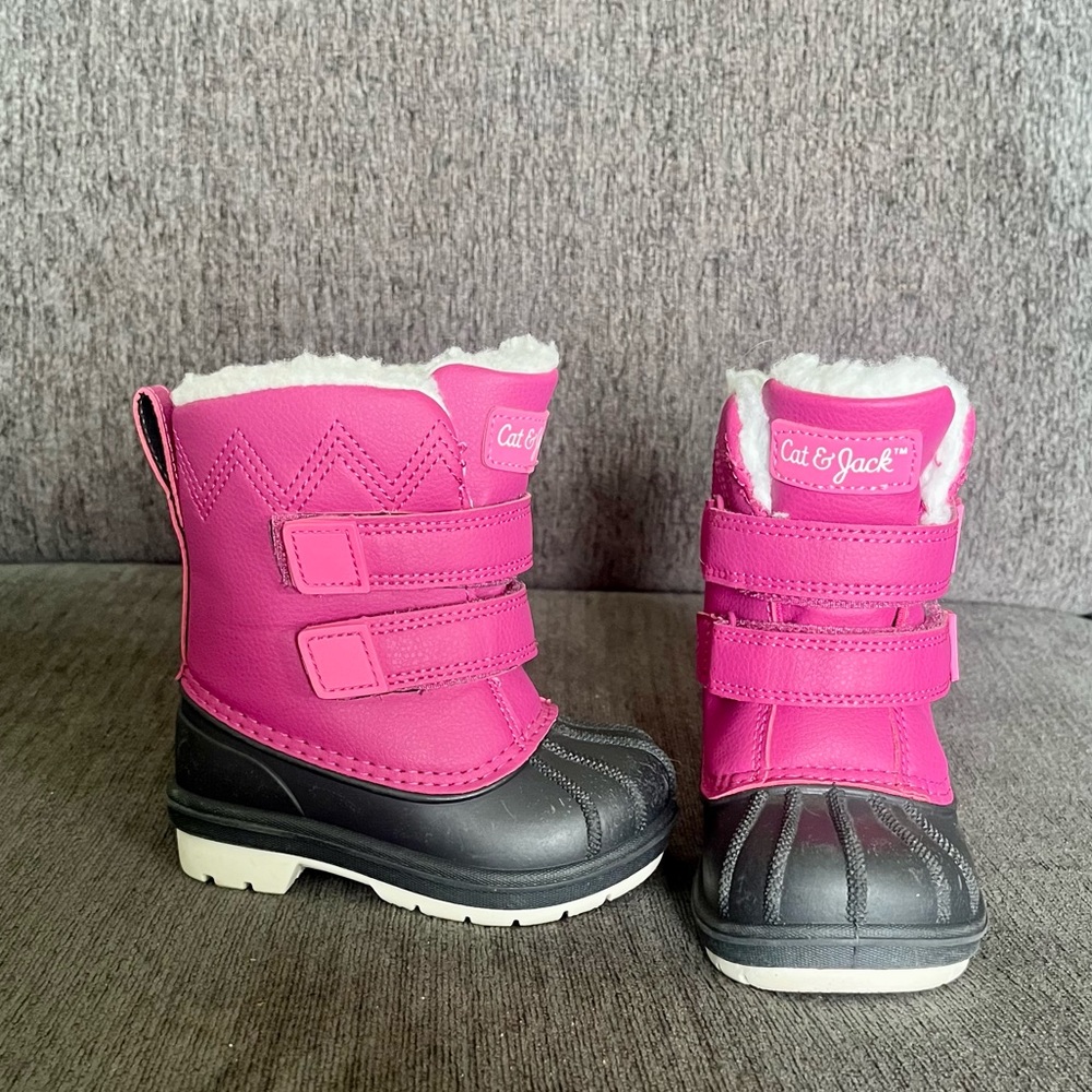 Cat &Jack Toddler Snow Boots Size 5